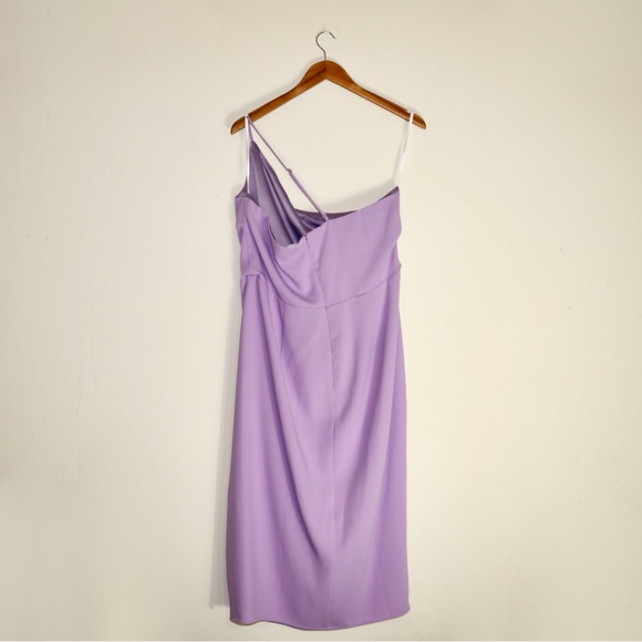Lovers and Friends Lazo Midi Dress in Lilac Purple - Picture 4 of 7